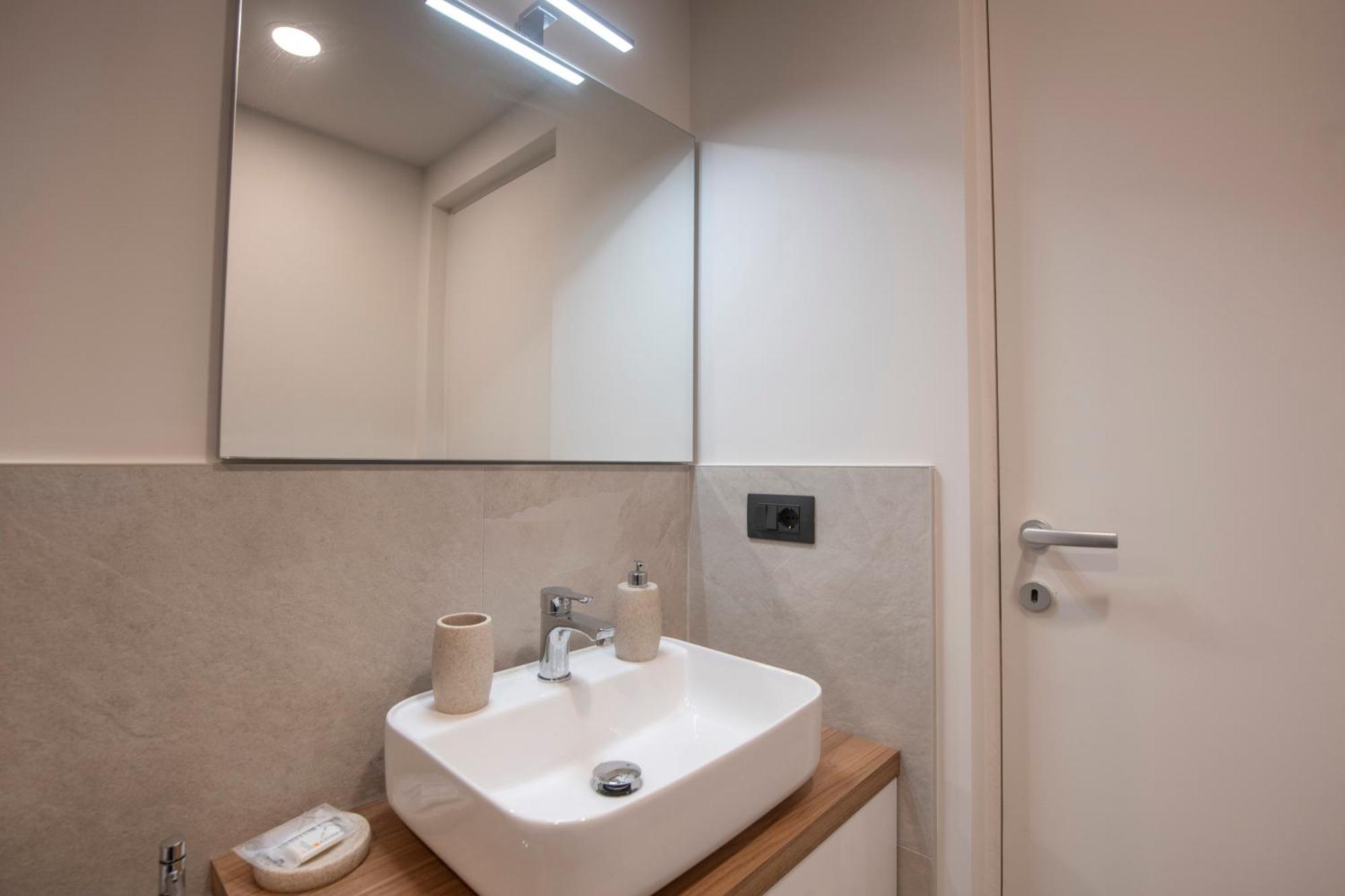 258 - The Loft In Largo Zecca - Luxury Nel Cuore Di Genova ภายนอก รูปภาพ